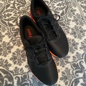 Men’s Asics Running sneakers *LIKE NEW*